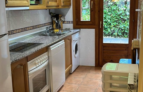 Villanua House | Charming Villa Near Ski Resorts in Villanúa – Sleeps 7 with All Amenities