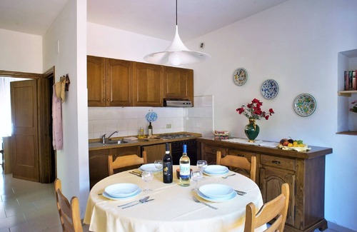San Donato in Poggio Cottage | Charming Vineyard Escape