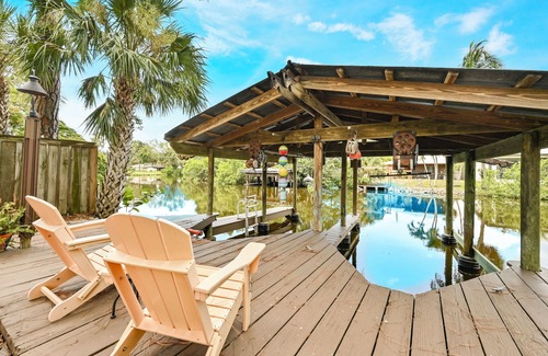 East Naples Apartment | Charming Waterfront Bungalow - only 2 miles to Olde Naples!