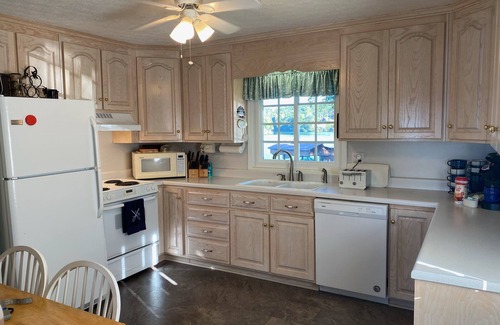 High Point House | Charming waterfront home, with central location to area marinas, plus Super Dock