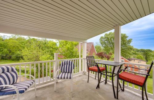 West Mifflin House | Charming West Mifflin House - 3 Mi to Kennywood!