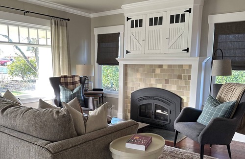 Carlton Cottage | Charming Wine Country Cottage! Just 2 blocks from the heart of Carlton.