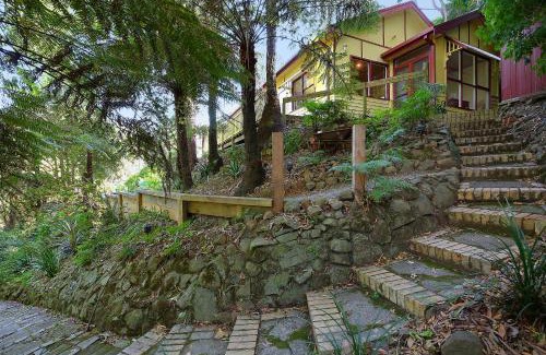 Warburton Bed & Breakfast | Charnwood Cottages in Warburton