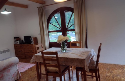 Zelezny Brod House | Chata Dvírka