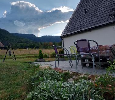 Radkow House | Chata Otulina Radków I Dom z balią, sauną i wiatą biesiadną u podnóża Gór Stołowych