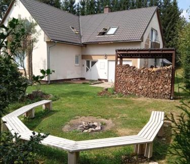 Golcuv Jenikov Ski Chalet | Chata PoHromadě