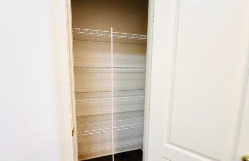 Pine Grove Apartment | Chateau 11