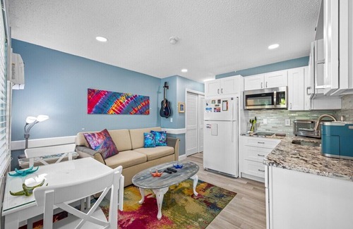 Belleair Beach Condo | Chateau 3E -Lowest Rates of the Season!