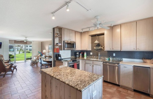 Point East Condo | Chateau by the Sea 11D Beautiful ocean view!