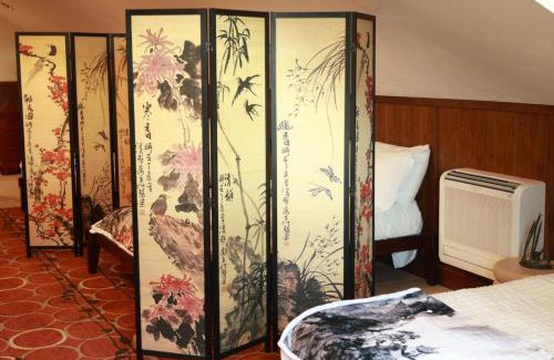 Connellsville Hotel | Chateau Connellsville Serenity Terrace Suite
