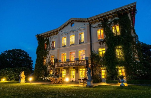 Sixt-sur-Aff Bed & Breakfast | Chateau de Bézyl