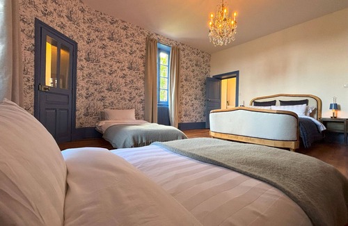 Genouillac Bed & Breakfast | Chateau de Bruges