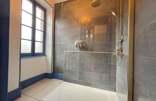 Genouillac Bed & Breakfast | Chateau de Bruges