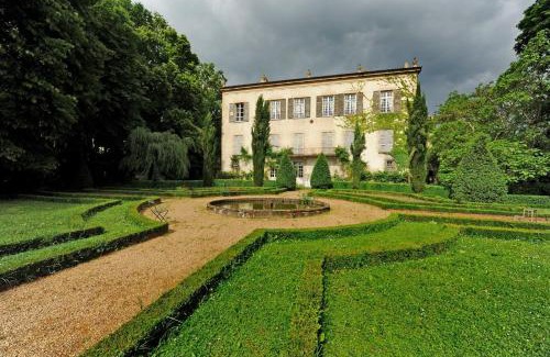 Thiers Apartment | Chateau De La Chassaigne