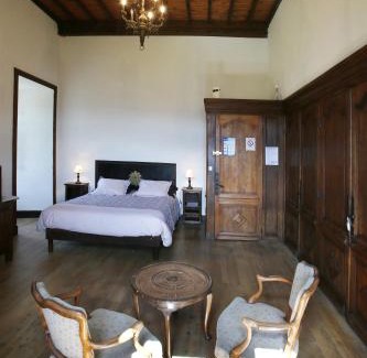 Riviere-sur-Tarn House | Chateau de Lugagnac