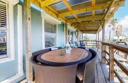 Galveston House | Chateau de Mer - Entire Property