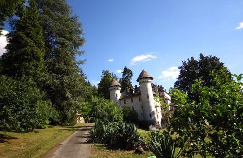 Serrieres-en-Chautagne House | Chateau in Rhone Valley near Ski Resorts