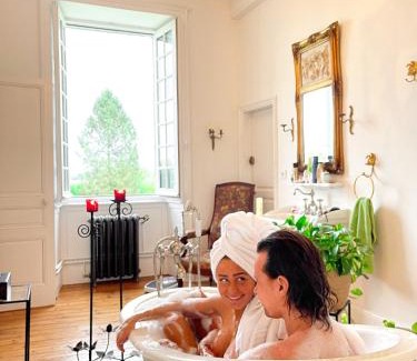 Isigny-le-Buat Bed & Breakfast | chateau isigny - charme, calme et sérénité