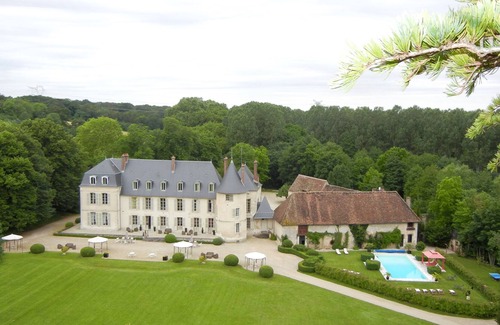 Gy-les-Nonains Other | Chateau life, chic and bucolic with swimming pool in a large private park.
