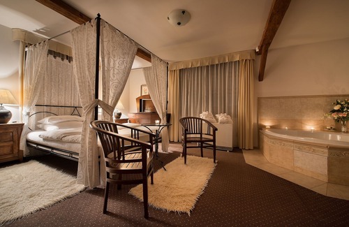 Loucen Other | Chateau Loucen Garden Retreat