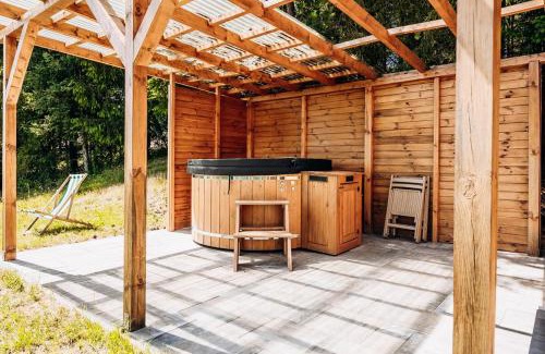 Barczewo Cabin | Chatka na Wzgórzu, Jacuzzi, Staw z możliwością łowienia ryb, Cisza, Spokój