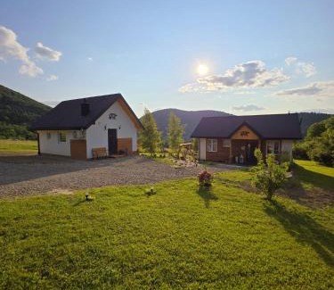Uscie Gorlickie Resort | Chatka Niedźwiadka domki w górach z sauną i jacuzzi w cenie