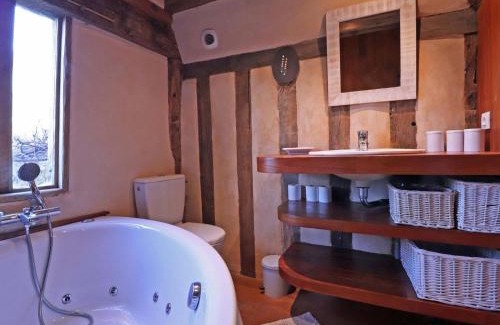 Saint-Evroult-de-Montfort House | Chaumière typique avec jardin, animaux admis, WIFI inclus - FR-1-497-202