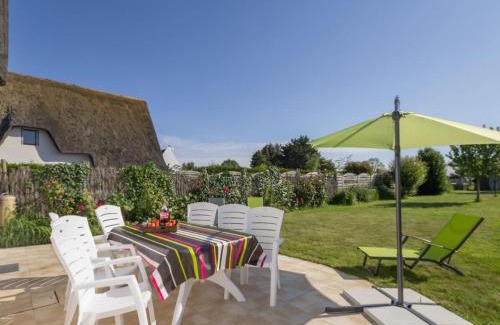 Saint-Joachim House | Chaumière Typique en Brière avec Cheminée, WiFi, et Terrasse - Idéal Familles - FR-1-306-1131