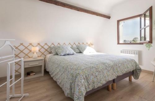 Saint-Joachim House | Chaumière Typique en Brière avec Cheminée, WiFi, et Terrasse - Idéal Familles - FR-1-306-1131