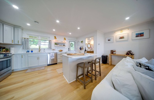 Stow Cottage | Chautauqua Lakefront NY Cottage Getaway
