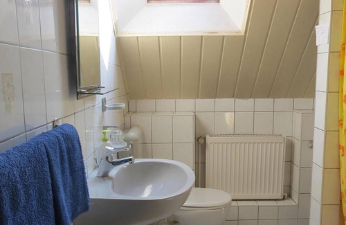 Neuende Apartment | cheap apartment with good connections