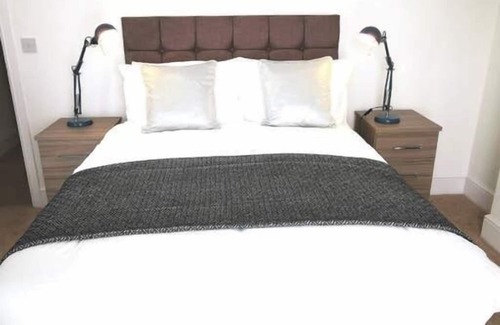 Cwmbrwla Apartment | Check it out, Eatons House