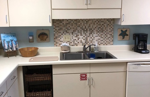Navarre Beach Condo | Check out our VIEW! Beach service included!