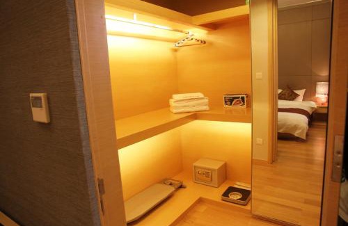 Pazhou Residential District Apartment | Checkinn International Apartment (GuangZhou PaZhou Poly World Trade Branch)