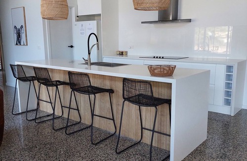 Halls Gap House | Cheeky Emu Spacious Family Accommodation Halls Gap