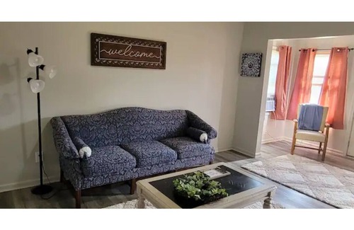 Delphos House | Cheerful 2 Bedroom Delphos Bungalow