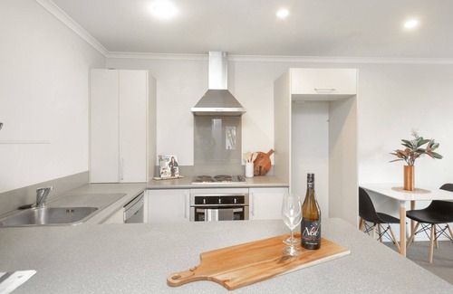 Frankton House | Cheerful 2 Bedroom House in Hamilton Central