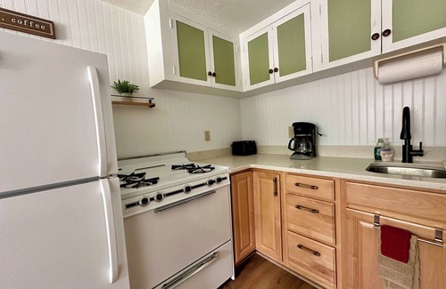 Old Forge Apartment | Cheerful 2nd Floor Unit w/balcony