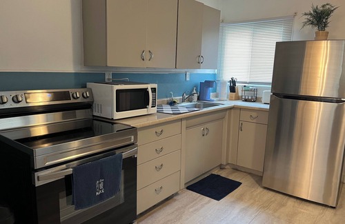 Vandalia House | Cheerful 3 bedroom home