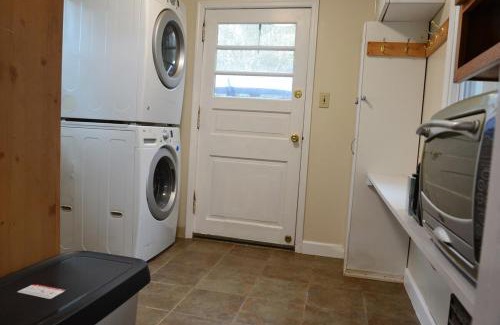 Fredericksburg House | Cheerful 3 bedroom home with a sauna and summer pool