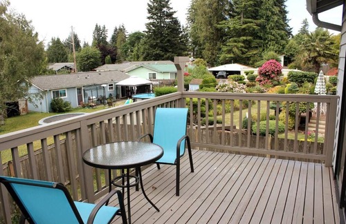Picnic Point-North Lynnwood Villa | Cheerful 3-beds 3-baths home with ample parking