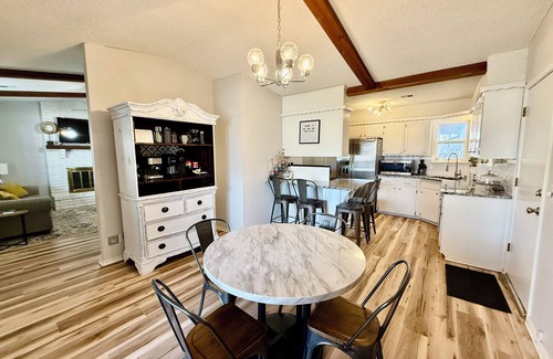Broken Arrow House | Cheerful 3-br home w/gourmet coffee bar, patio, fenced backyard