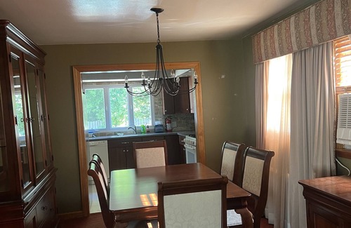 Woodbridge House | Cheerful 3 bedroom house located heart of new jersey.