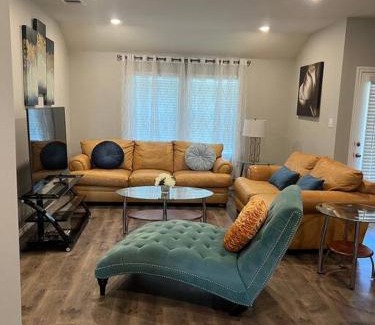 Collin County House | Cheerful 4-bedroom home with free parking garage.