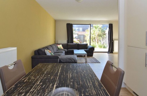Almere House | Cheerful 4 Bedrooms Nearby Amsterdam