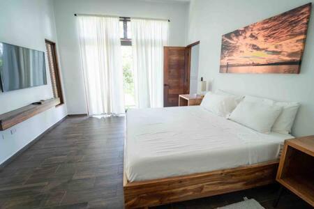 Negroman Villa | Cheerful 2 bedroom Villa with Pool