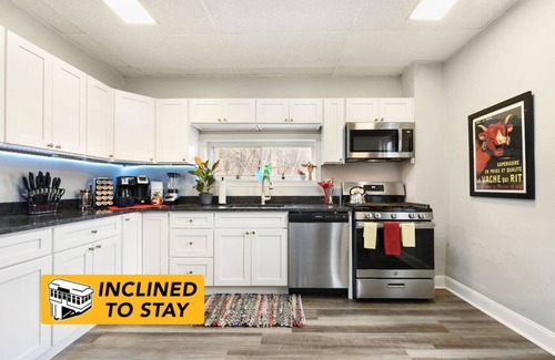 Central Northside Apartment | Cheerful Home In A Vibrant, Walkable Area