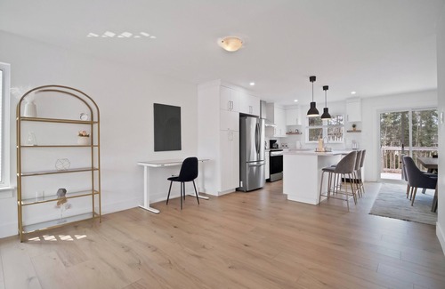 Moncton House | Cheerful, modern 3 -bedroom house