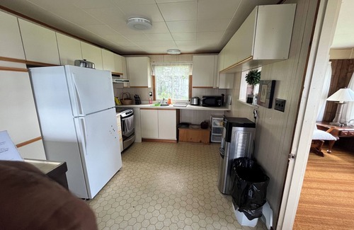 Clarence-Rockland Cottage | Cheerful riverfront cottage with dream views