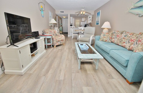 Point East Condo | ✨Cheery Ocean View Condo with Great Amenities-Point East 213✨